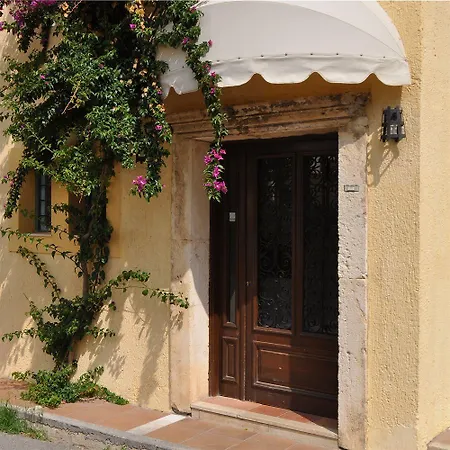 Petra Apartahotel
