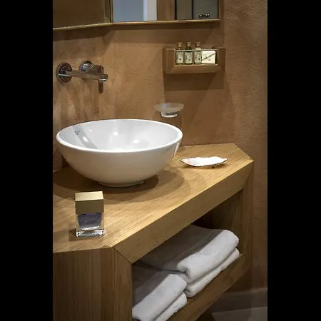 Petra Aparthotel 3*